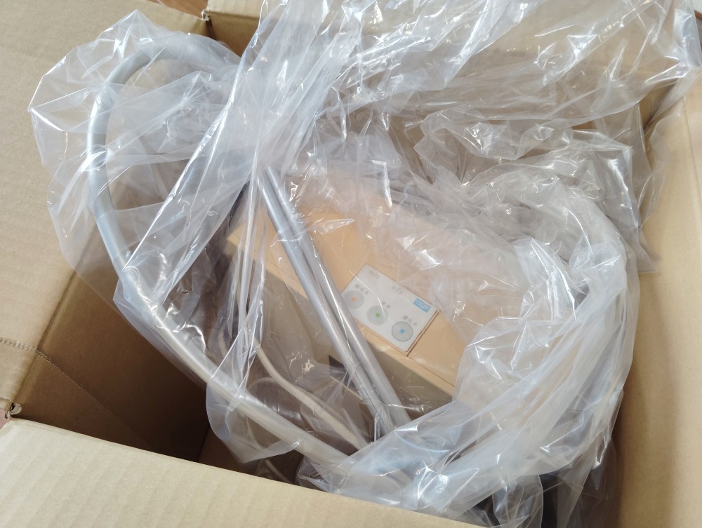 梱包された日本トリムの整水器